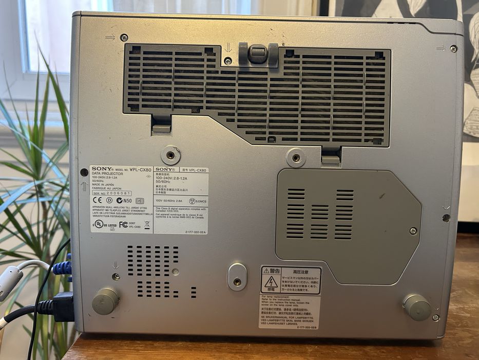 Projector Sony VPL-cx80