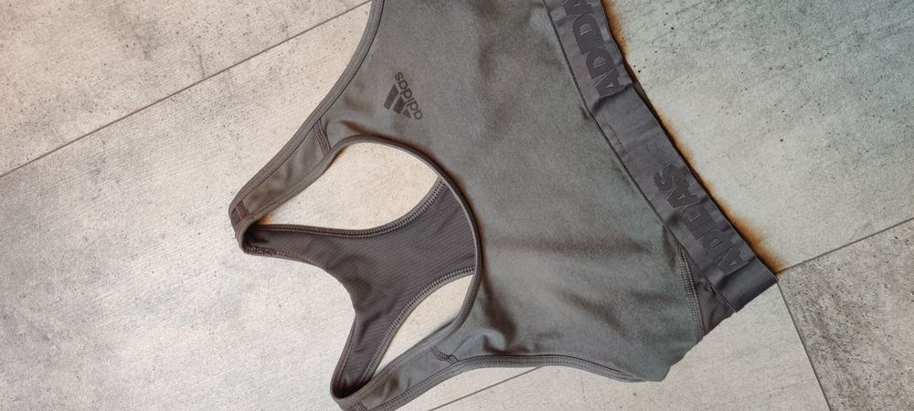Adidas biustonosz sportowy M