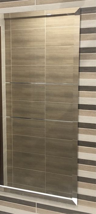 Lusrto Łazienkowe 80/80 cm szlifowane