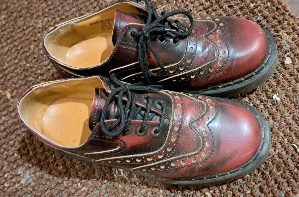 Дуже стильні чоловічі черевики у гарному стані