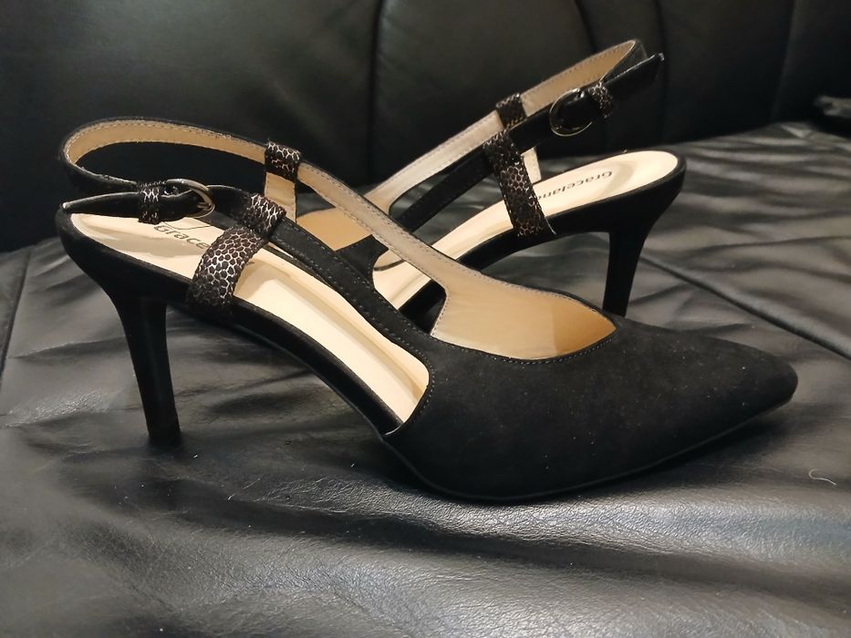 Легкі ,удобні ,один раз взуті.