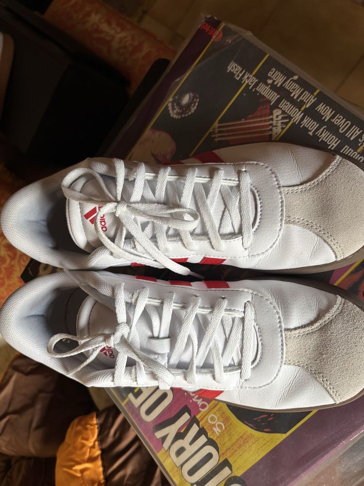 Tenis Adidas samba nº 7 1/2 (41,5), novas sem etiqueta e sem caixa.