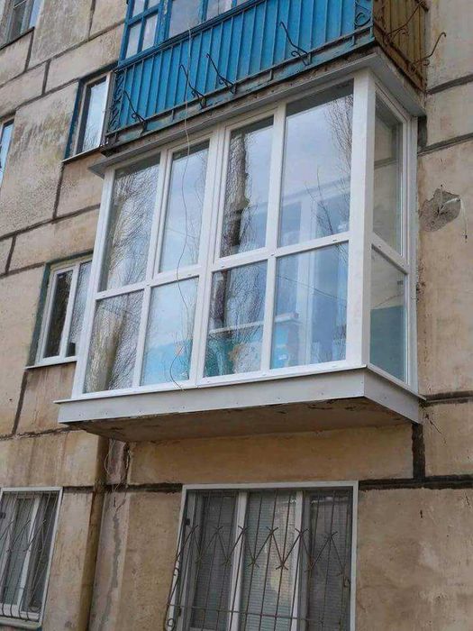 ВІКНА метало пластикові REHAU окна Круглик  пластиковые