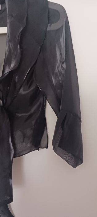 Blusa nova casual,tamanho 36-40,muito leve e transparente