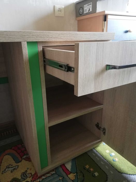 Стол письменный новый