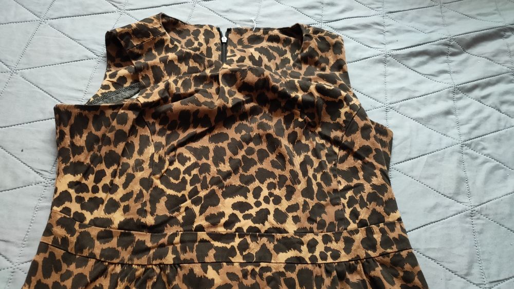 Sukienka w panterkę Xl
