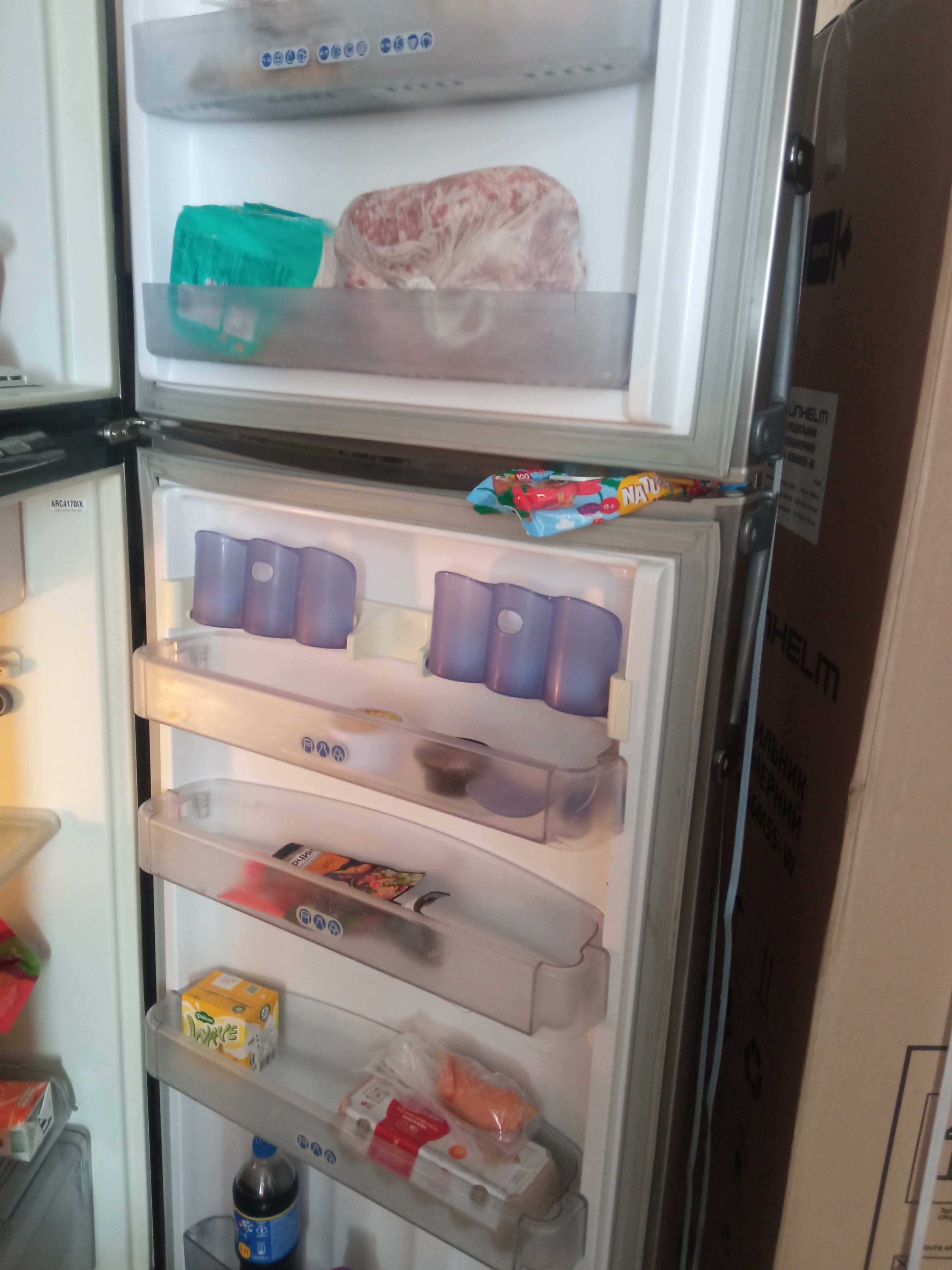 Продам холодильник"WIRPOOL"