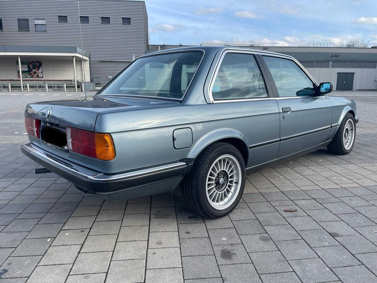 BMW E30 Coupe 318