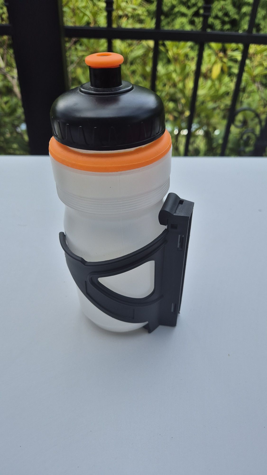 Bidon 550 ml z uchwytem do roweru stacjonarnego treningowego
