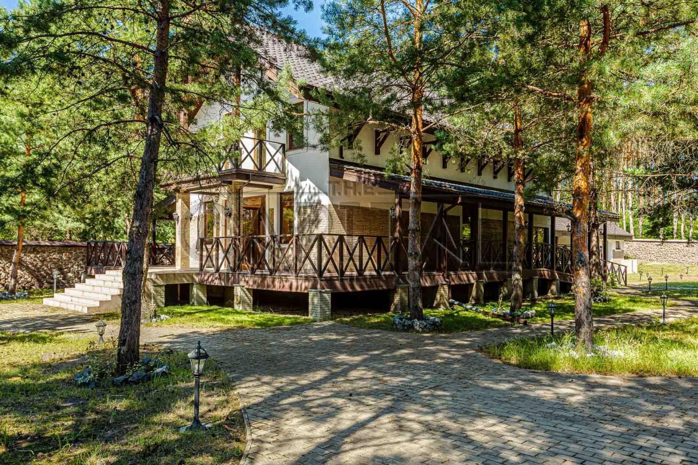 Пропонується у продаж будинок 314 м2 з власним ліфтом) 25 соток