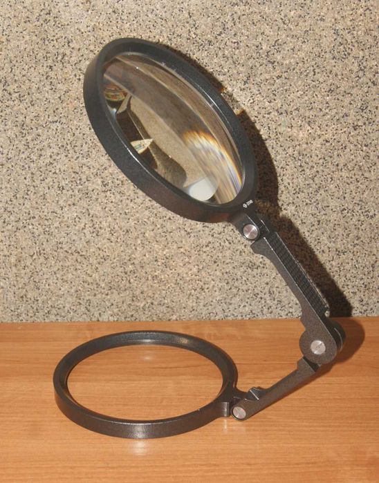 Stare duże szkło - lupa ZSRR Vintage 2x 140mm ze stojakiem PRL