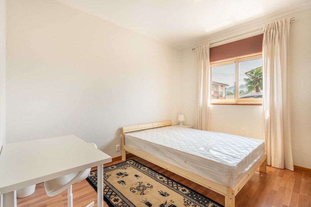 4 quartos em Moradia T4, Guimarães-Fermentões