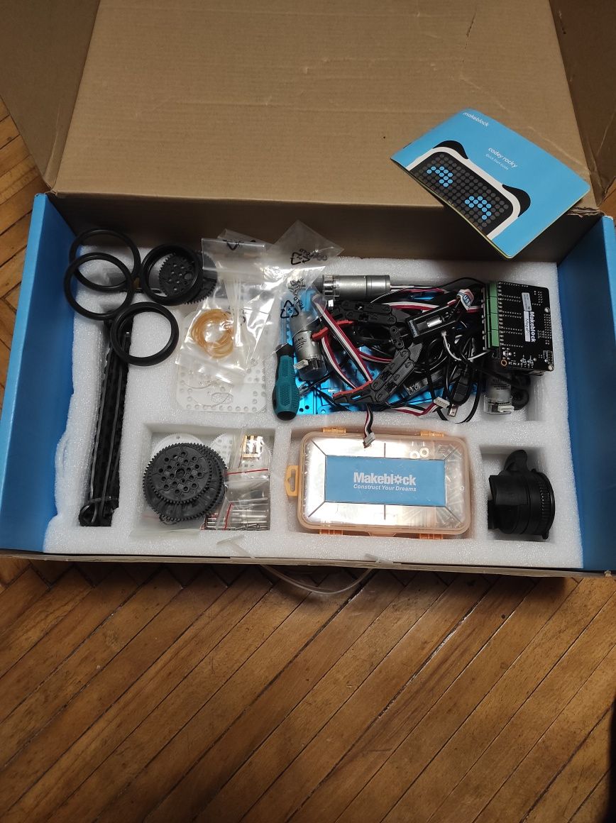 Набор Makeblock Ultimate v2.0 Robot Kit. ИНСТРУКЦИЯ утеряна..