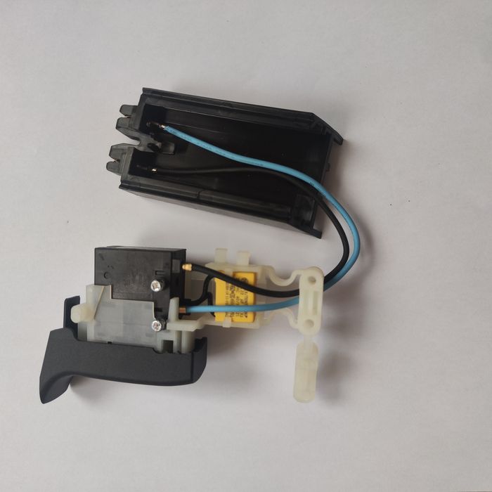 Włącznik do młotowiertarki    marki HILTI  TE7-C

Produkt nowy , orygi