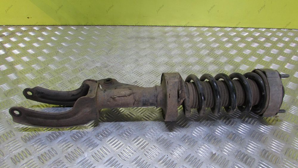 Пневмостойка VW Touareg NF FL стійка пневма стойка туарег передня ліва