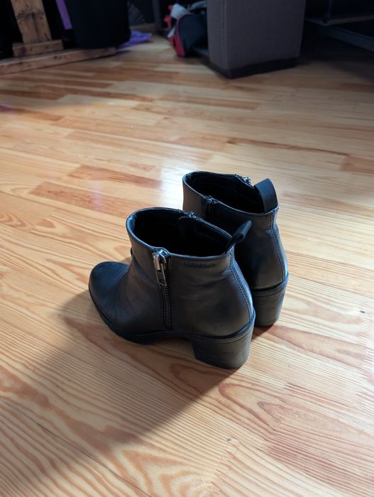 Черевики жіночі чорні 38 розмір