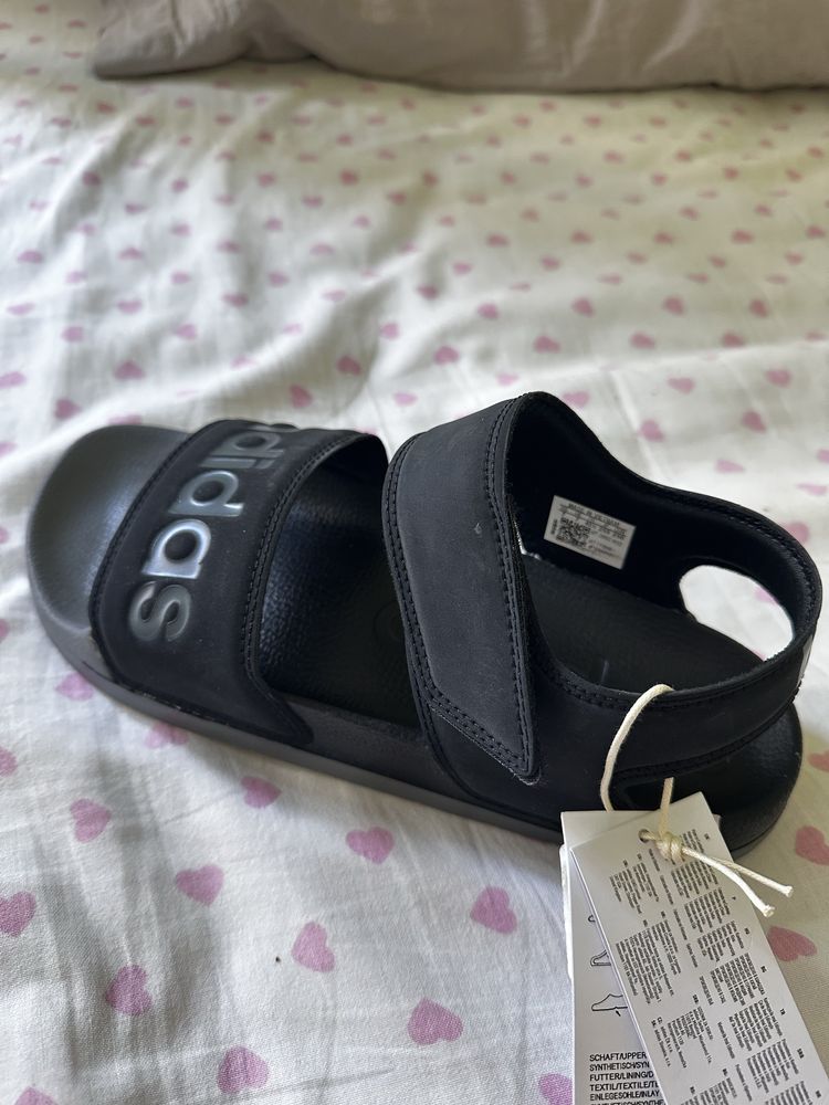 Сандалії хлопчакові 38-39р adidas adilette sandal