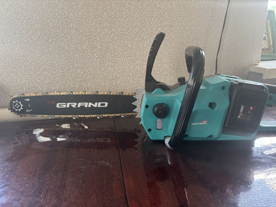 Доброго дня продам акамуляторну пилку Grand pro 40
