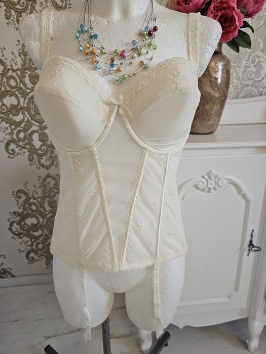 Gorset do pończoch w kolorze kości słoniowej rozm 75F Marie Lingerie
