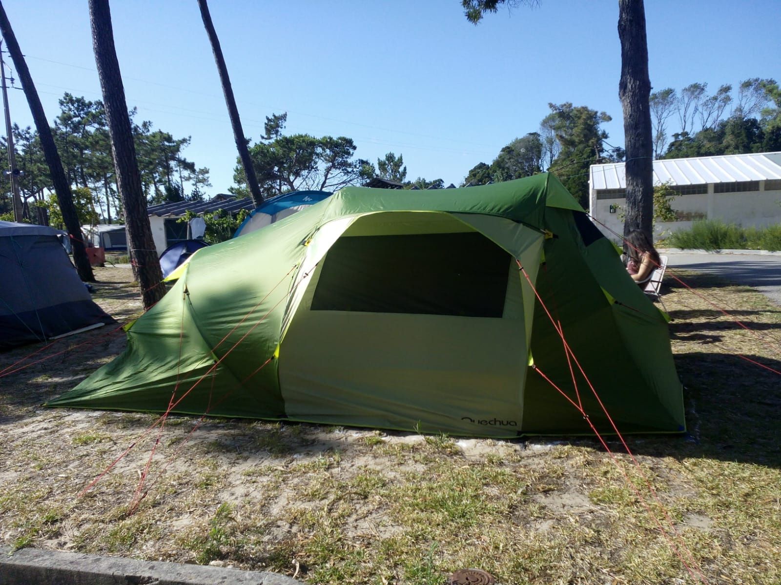 Tenda campismo como nova