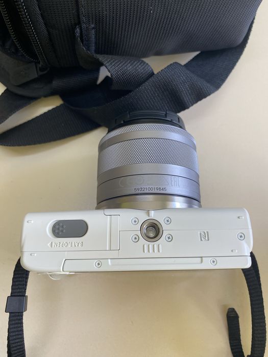 Фотоаппарат Canon EOS M100