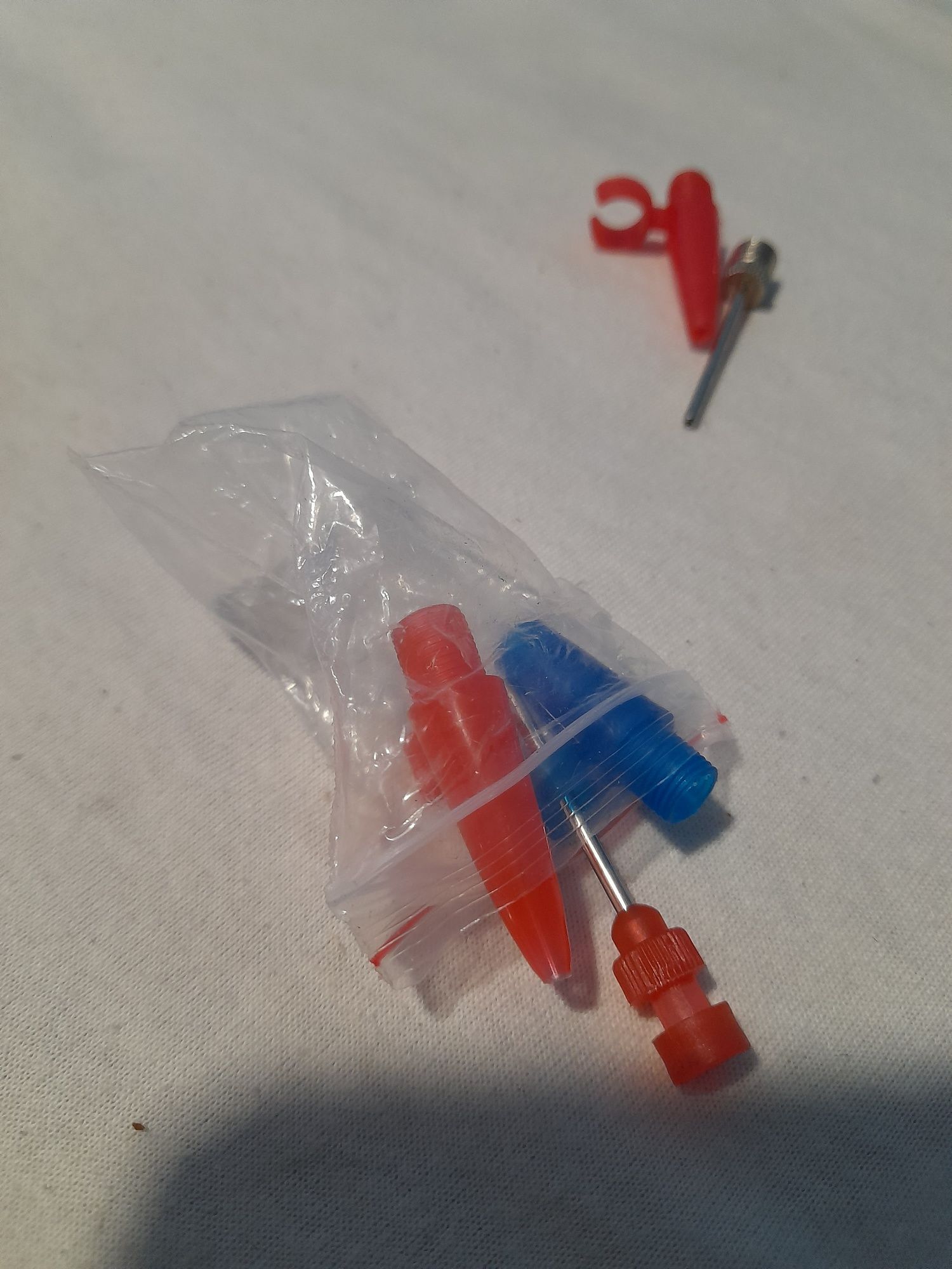 2×  Bomba de encher pneus, bolas etc