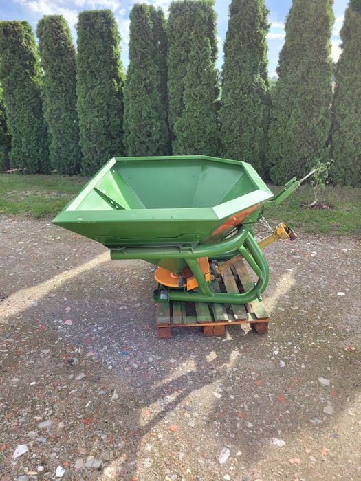 Rozsiewacz Amazone 603