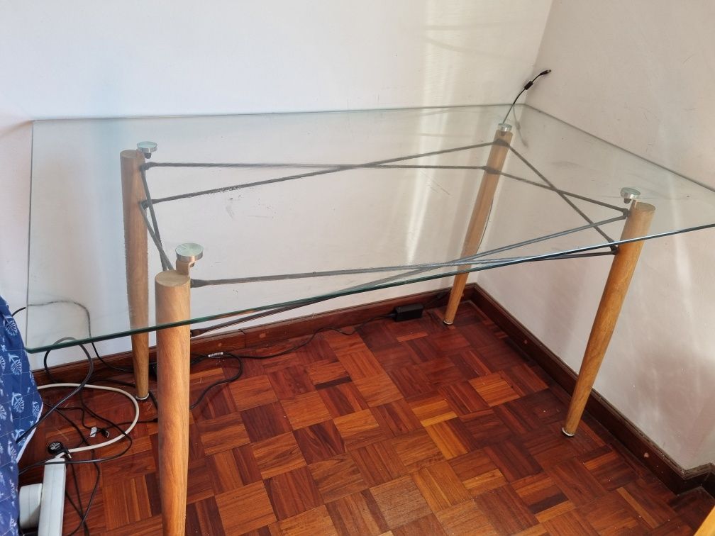 Mesa da sala de vidro
x 140