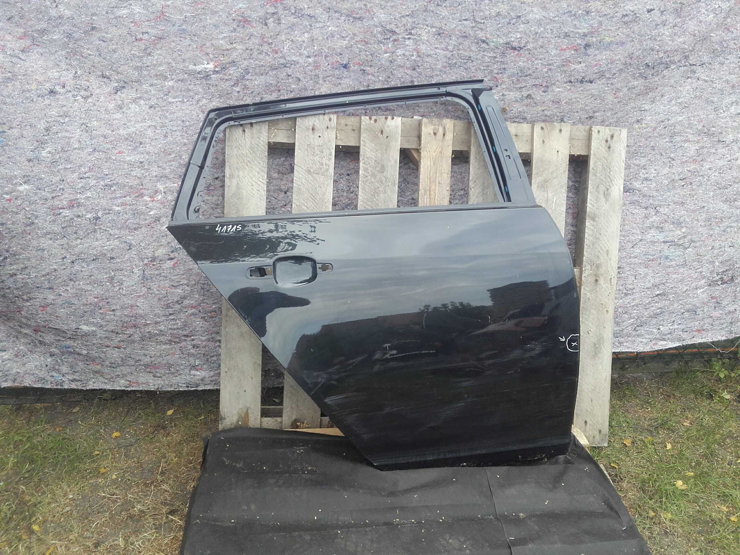Drzwi tył prawe Opel Insignia A kombi 2008-> nr4171s