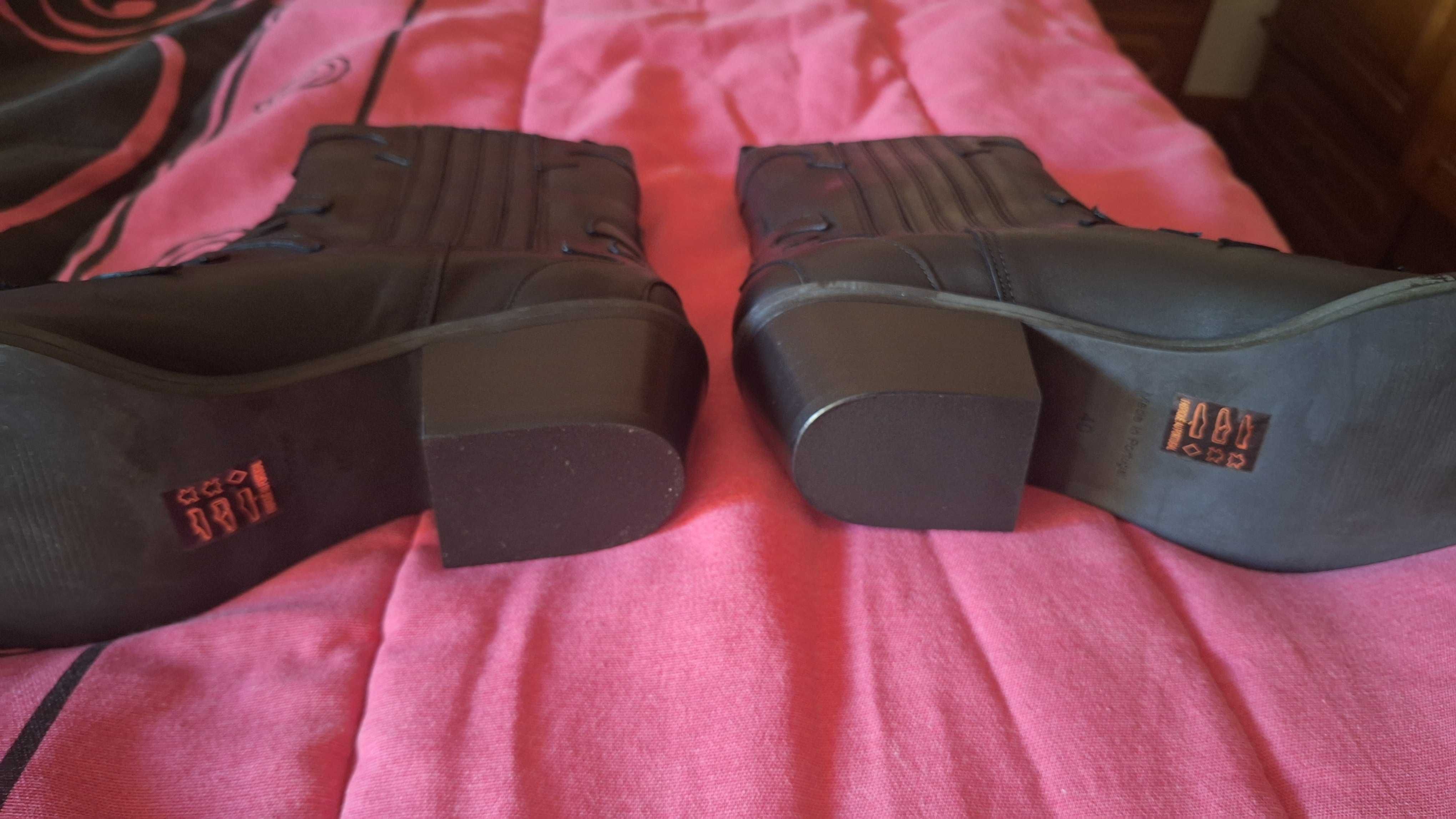 Botas Texanas em Pele Novas