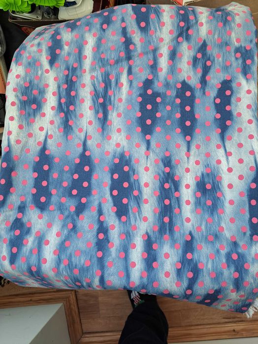 Відріз джинсової тканини