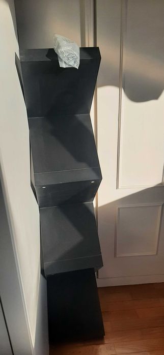 Prateleira preta Ikea