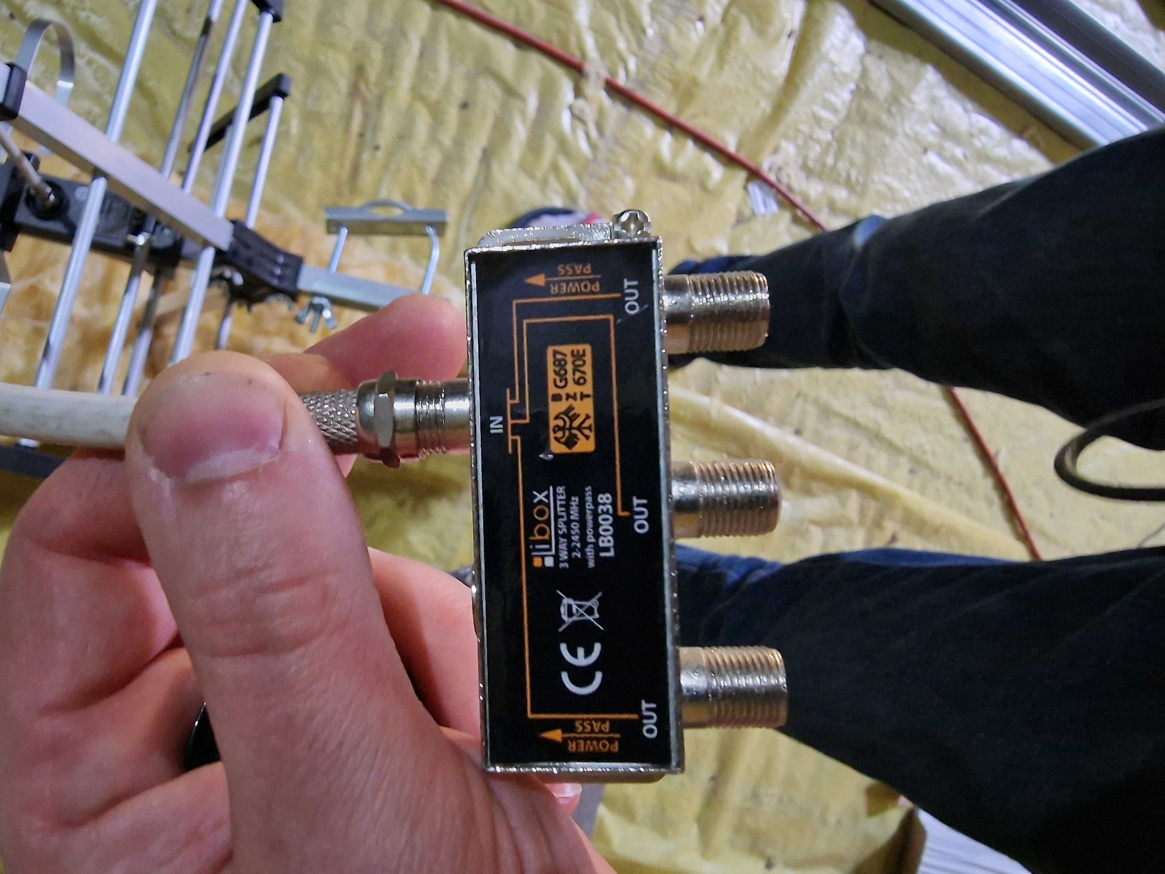 Antena satelitarna