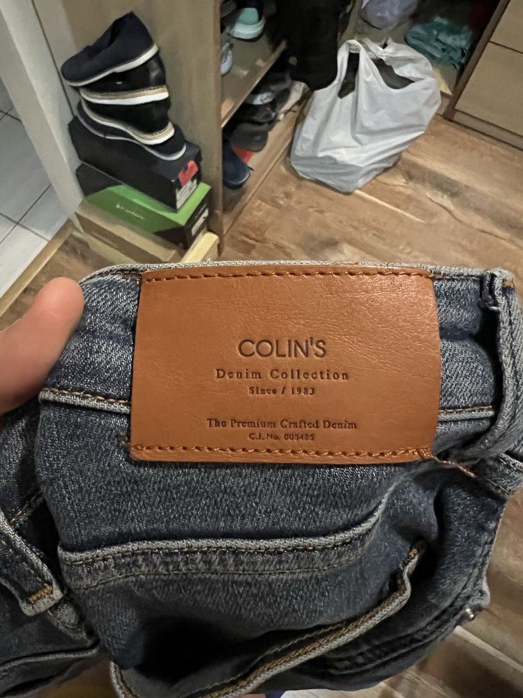 Джинси Colins