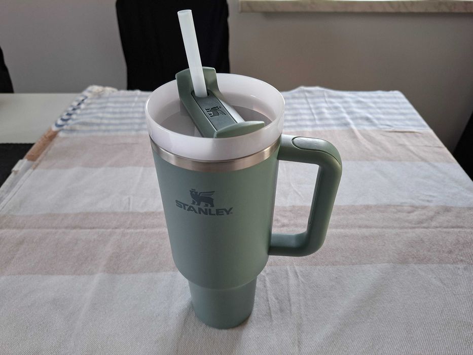 KUBEK STANLEY 1,2l z słomką termiczny zielony