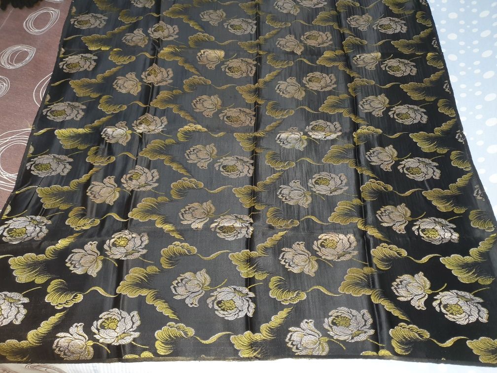 Lenço antigo de tapete