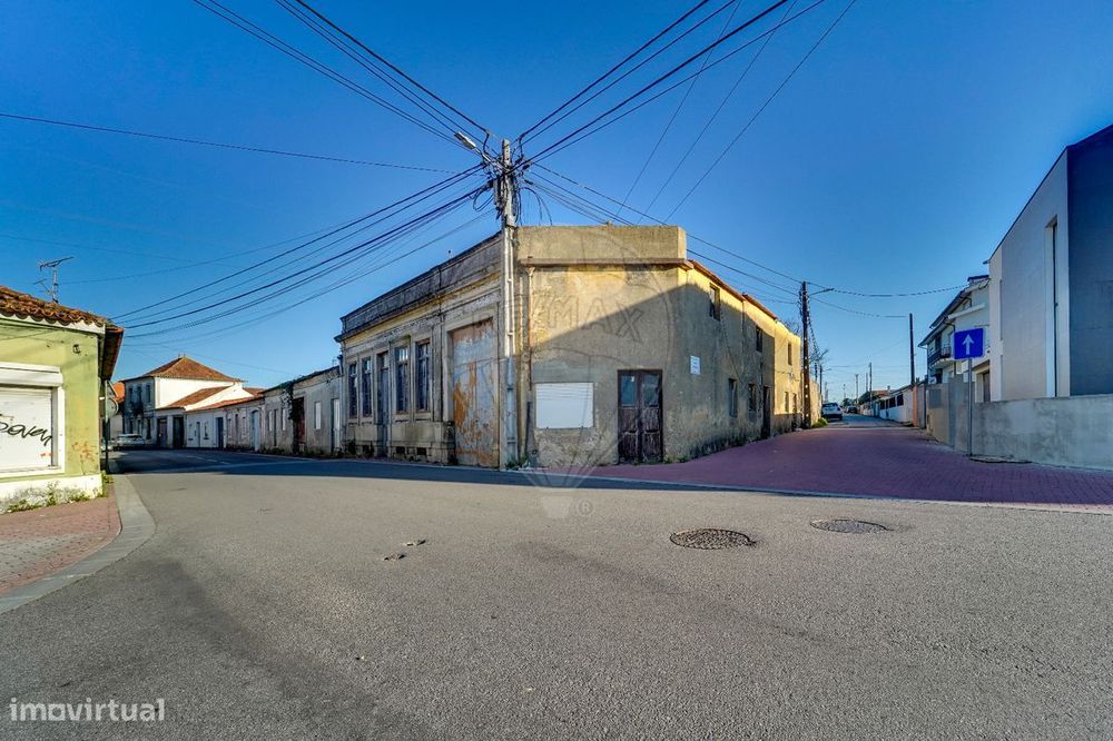 Moradia T12 para venda