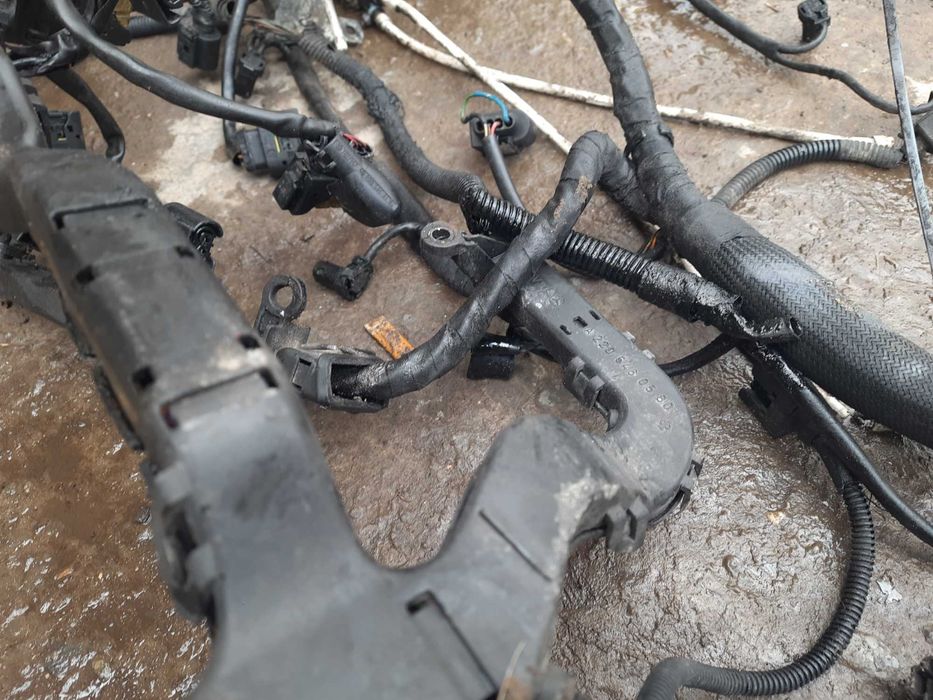 Підкапотка підкапотна проводка провода мотора Тойота Авенсіс т25 2.2