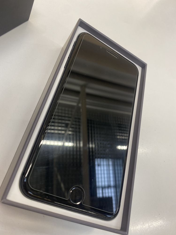 iPhone 8 plus czarny  cały komplet