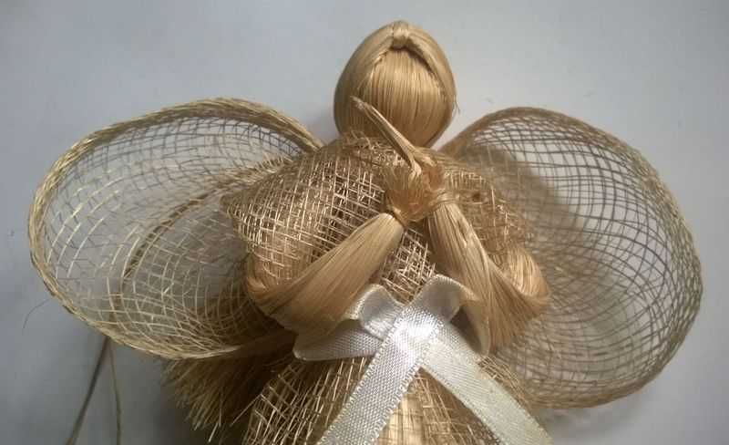 Figurka anioł aniołek bez twarzy stojący wiszący 21cm