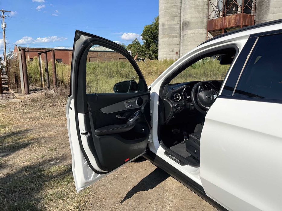 Mercedes-Benz GLC 300      2019