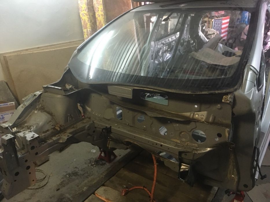 Разборка запчастини Nissan Leaf кузов чверть ланжерон порог стійка дах