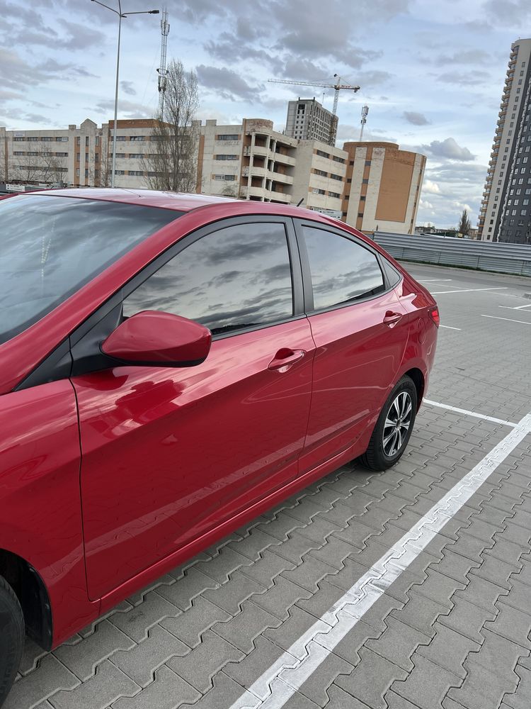 Hyundai  accent