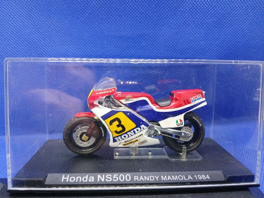 Miniaturas  de Moto GP  escala 1:23 8 Modelos diferentes