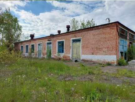 Одноповерхові будівлі S= 170 м2. 0.9 га, смт Гусятин, вул. Джерельна 2