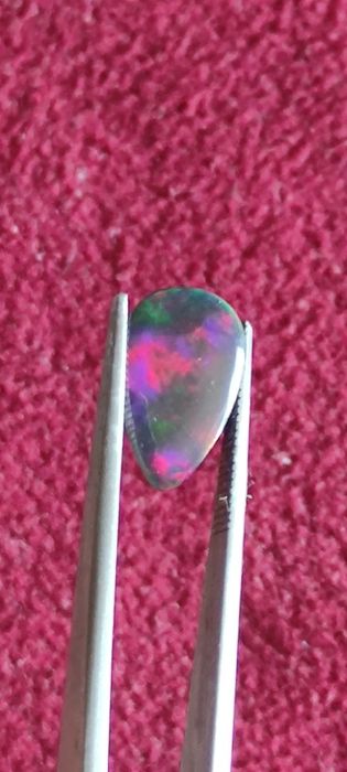 Opal 3,03 ct Black