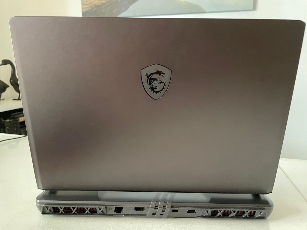 MSI Vector GP68HX 12V