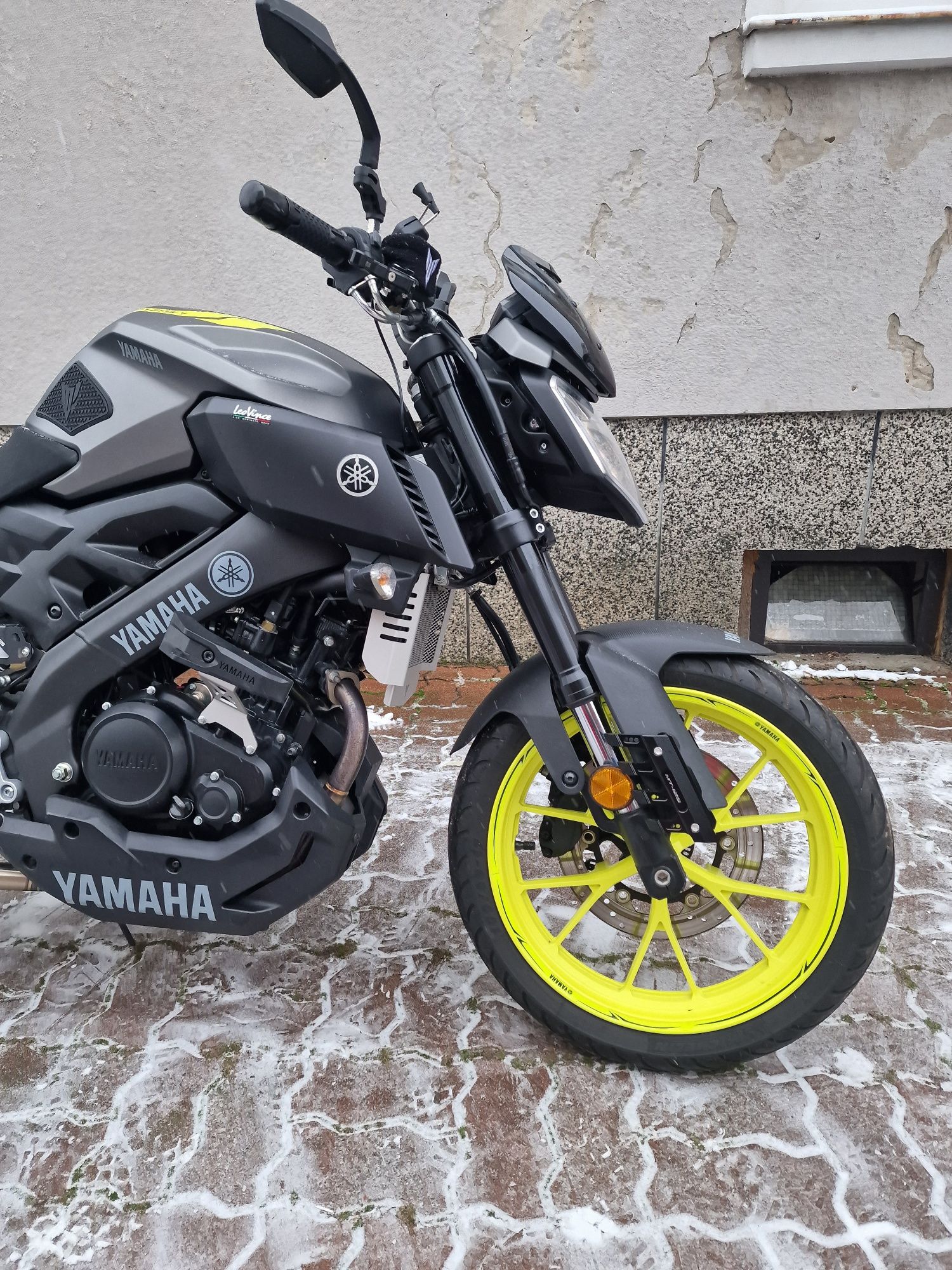 Sprzedam zmienię yamaha mt-125 supermoto jak nowy