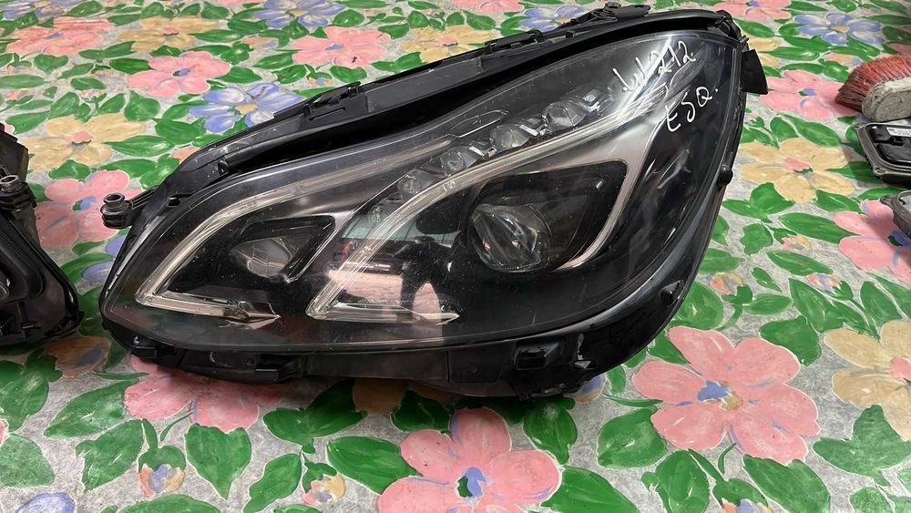 Par Faróis Mercedes Benz W212 (Intelligent Light System)