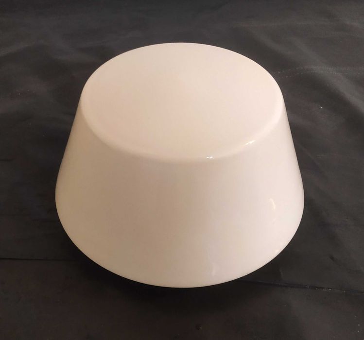 Плафон білий, скло, дешево.